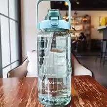 🌊 Gourde XXL 2 Litres – Hydratez-vous toute la journée sans effort !
